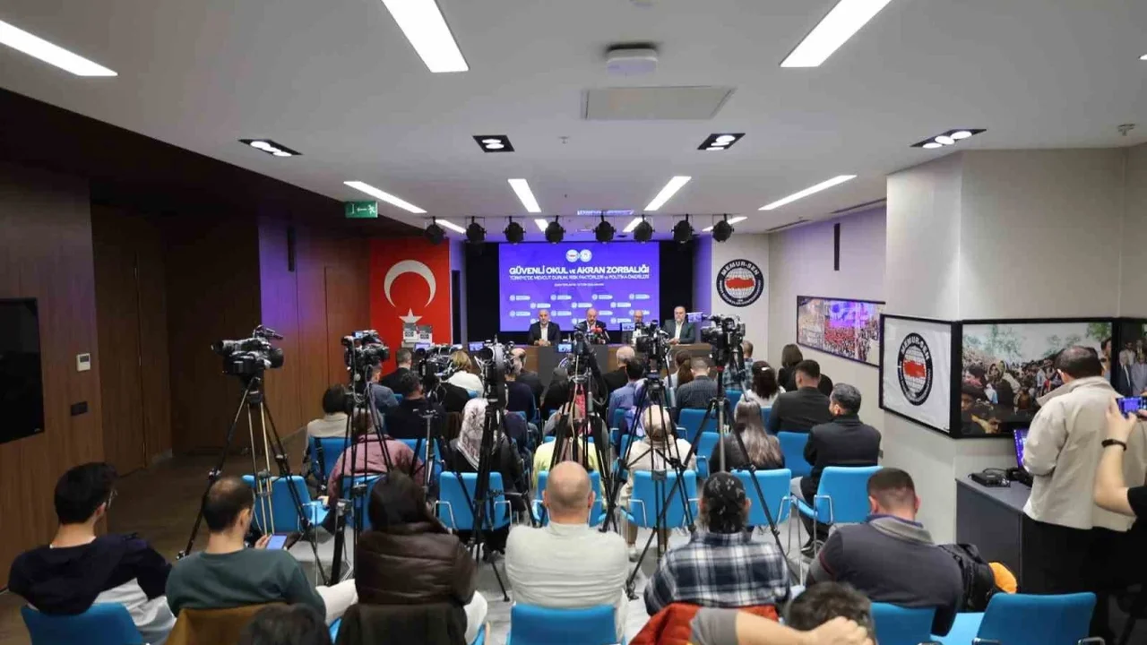 Akran zorbalığı araştırması: Öğretmen otoritesi zayıflıyor
