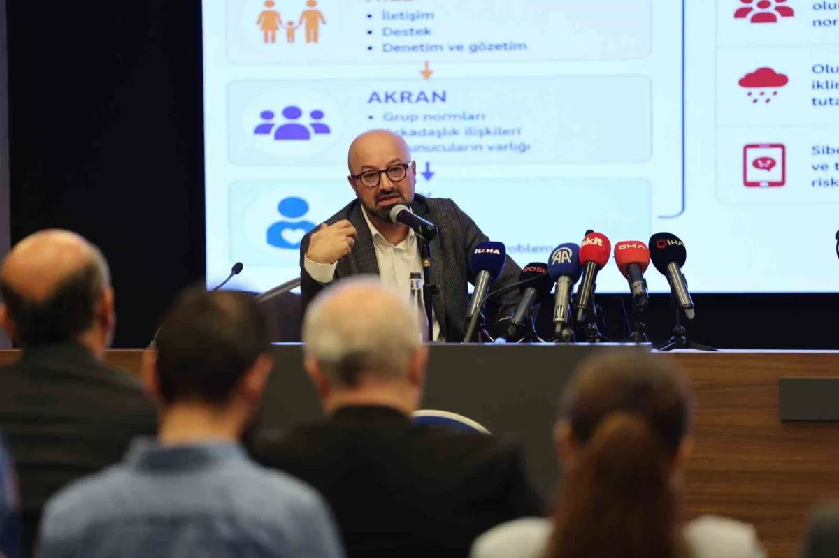 Akran zorbalığı araştırması: Öğretmen otoritesi zayıflıyor