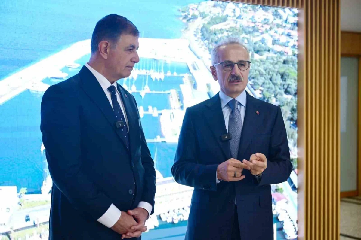 İzmir 2. Çevre Yolu ve İZBAN masaya yatırıldı