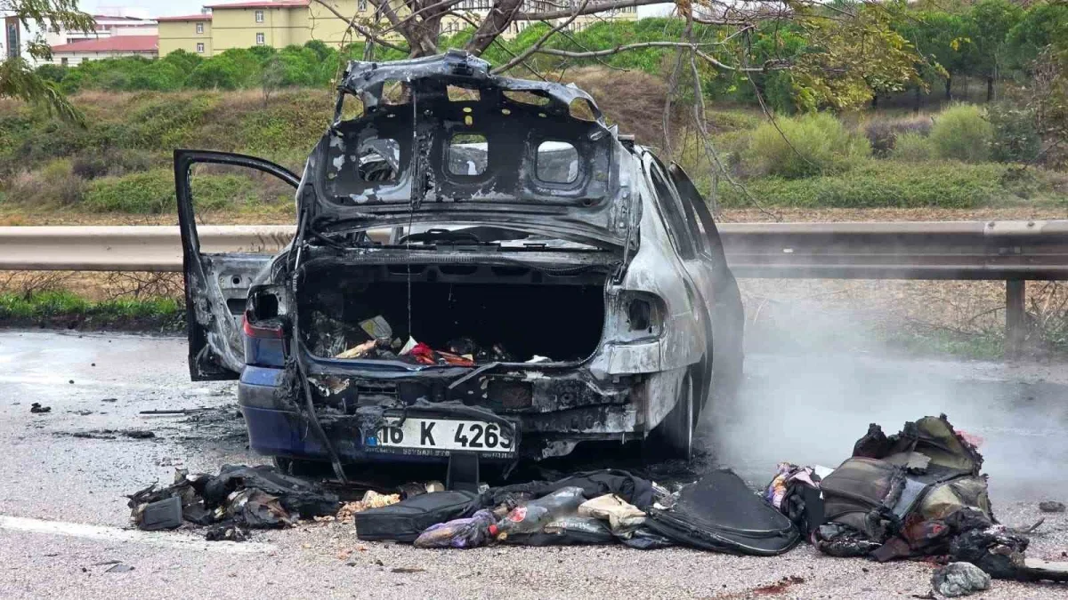 Bandırma-Çanakkale yolunda kaza: 2 yaralı, araç yandı