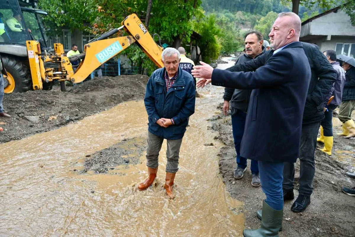 Karacabey'de yağışın etkilediği 5 mahallede çalışma