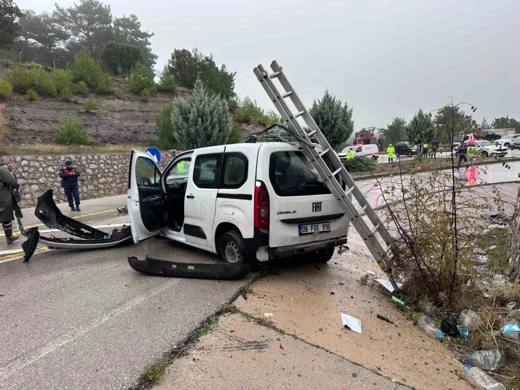 Çanakkale Ayvacık'ta takla atan araçta sürücü yaralandı
