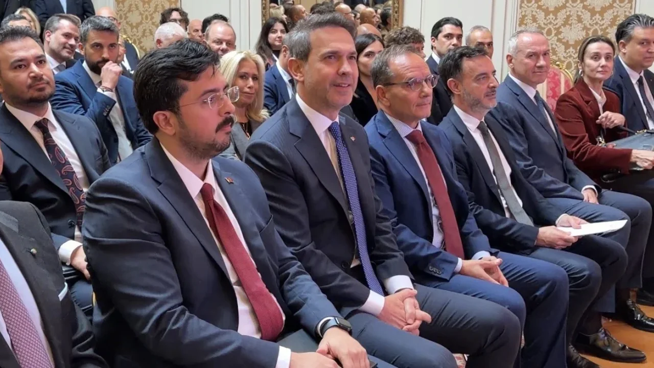 Bayraktar: Türkiye 2053'te karbon nötr olacak