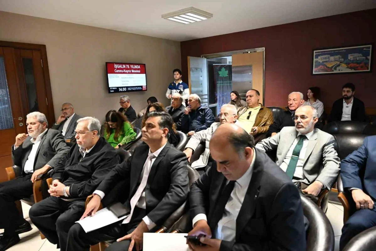 Ankara'da Cammu-Keşmir meselesi panelde ele alındı