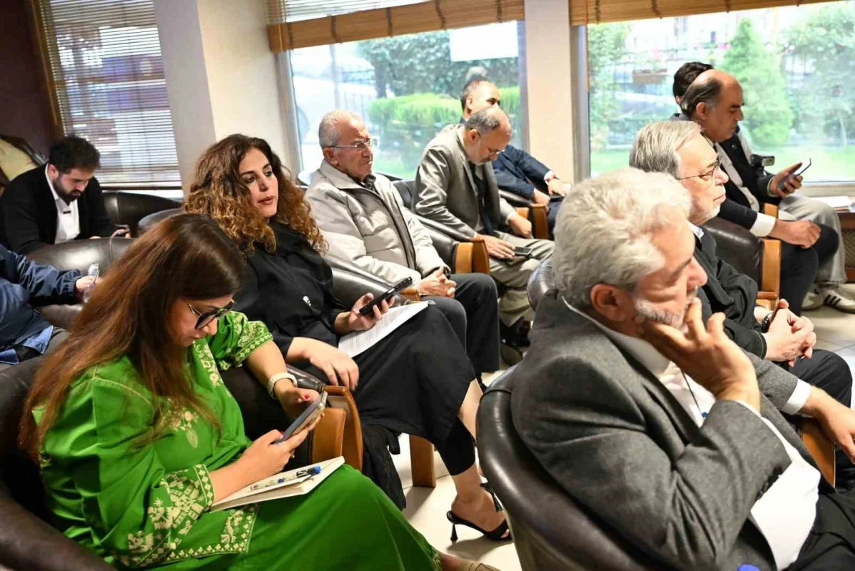 Ankara'da Cammu-Keşmir meselesi panelde ele alındı