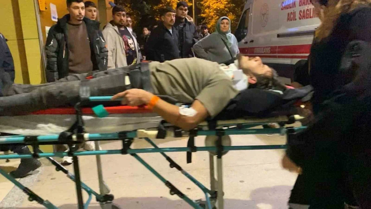 İnegöl-Yenişehir yolunda tır ve kamyonet çarpıştı