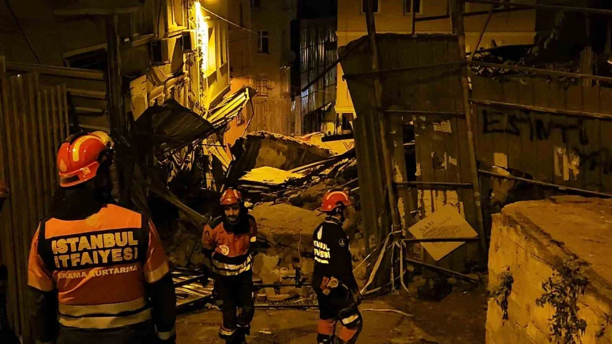 Beyoğlu'nda çöken metruk binada arama tamamlandı