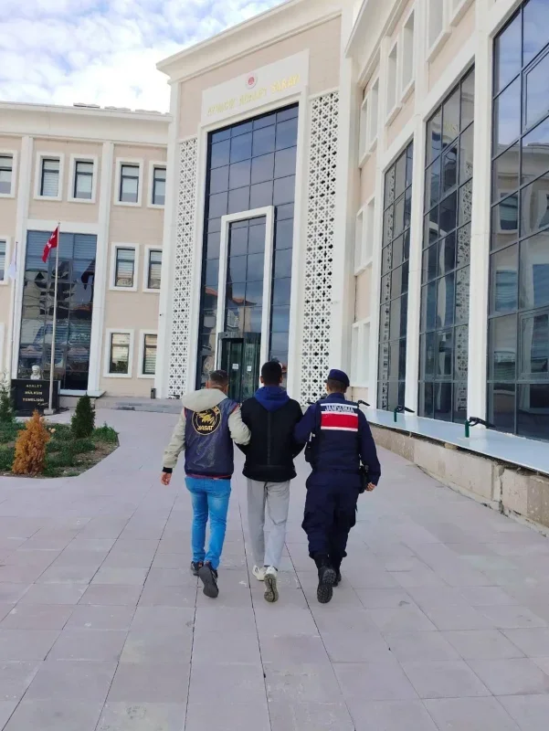 Çanakkale'de aranan 110 kişiden 13'ü tutuklandı