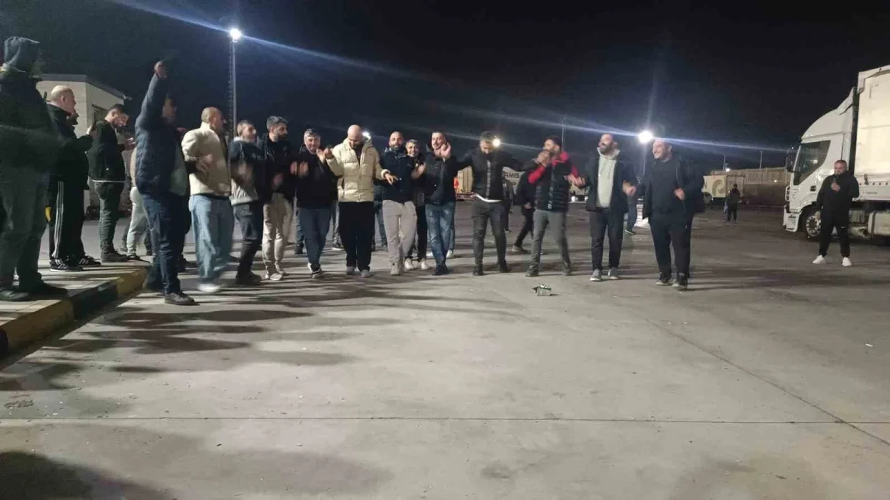 Kapıkule ve Hamzabeyli'de tır sürücüleri eylemde