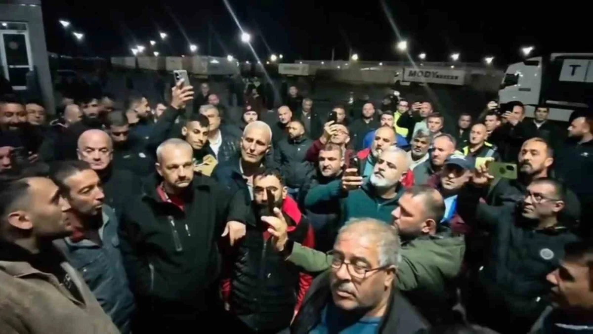 Kapıkule ve Hamzabeyli'de tır sürücüleri eylemde