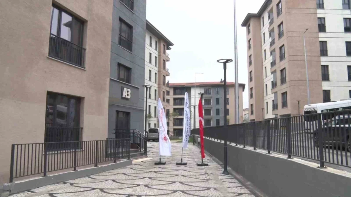 Maltepe'de Kardeşler Apartmanı'nda konut teslimi başladı