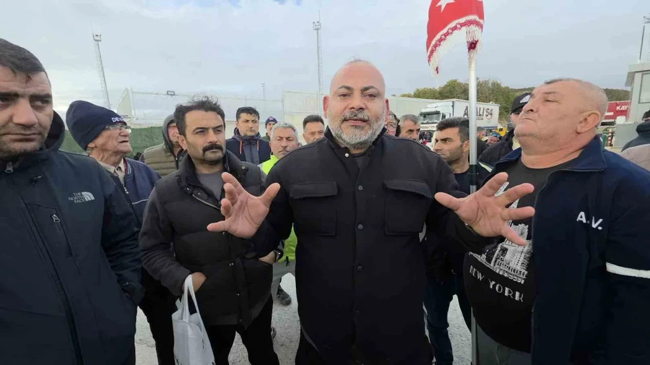 Kapıkule ve Hamzabeyli'de şoförlerden vize tepkisi