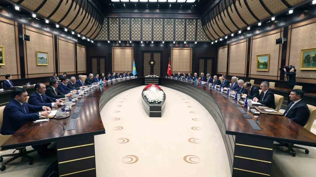 Erdoğan, Tokayev'le Külliye'de ilişkileri görüştü