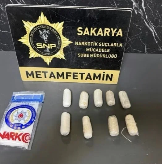 Sakarya'da midesinden uyuşturucu çıkan şüpheli tutuklandı