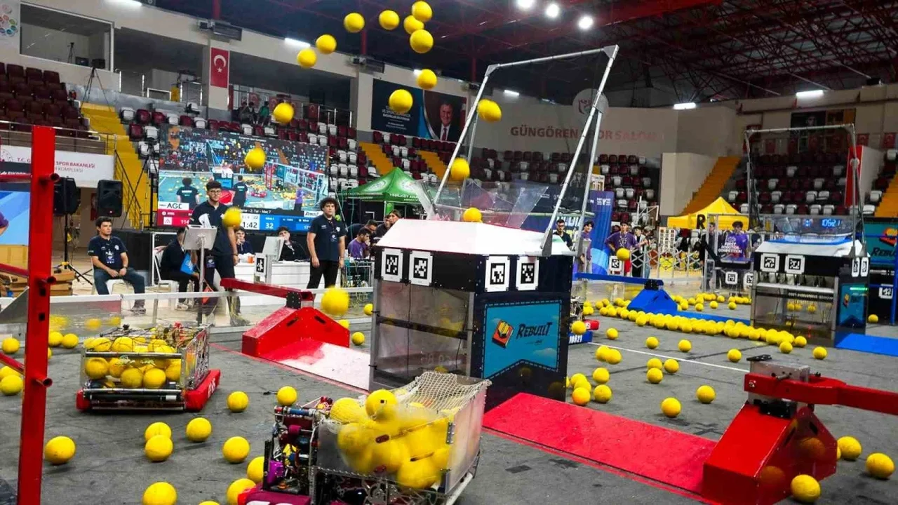 Yıldız Robot Ligi lise takımlarını parkura çıkarıyor
