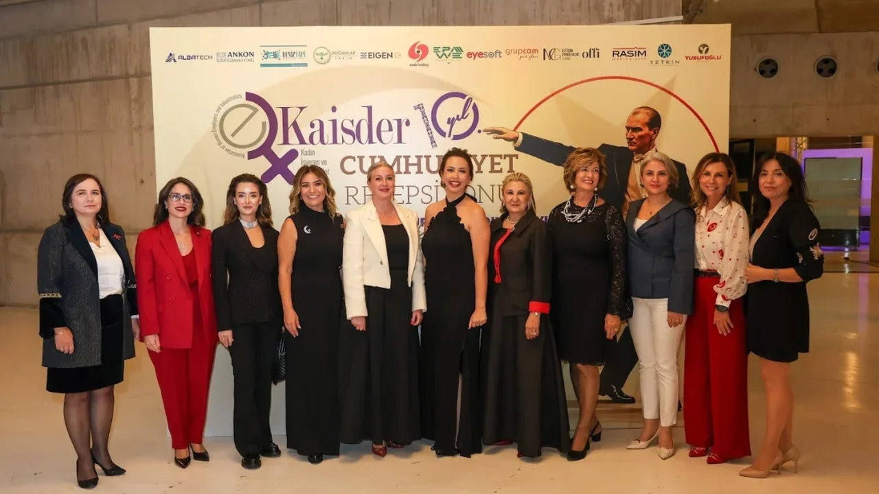 KAİSDER resepsiyonunda kadın yöneticiler alkışlandı