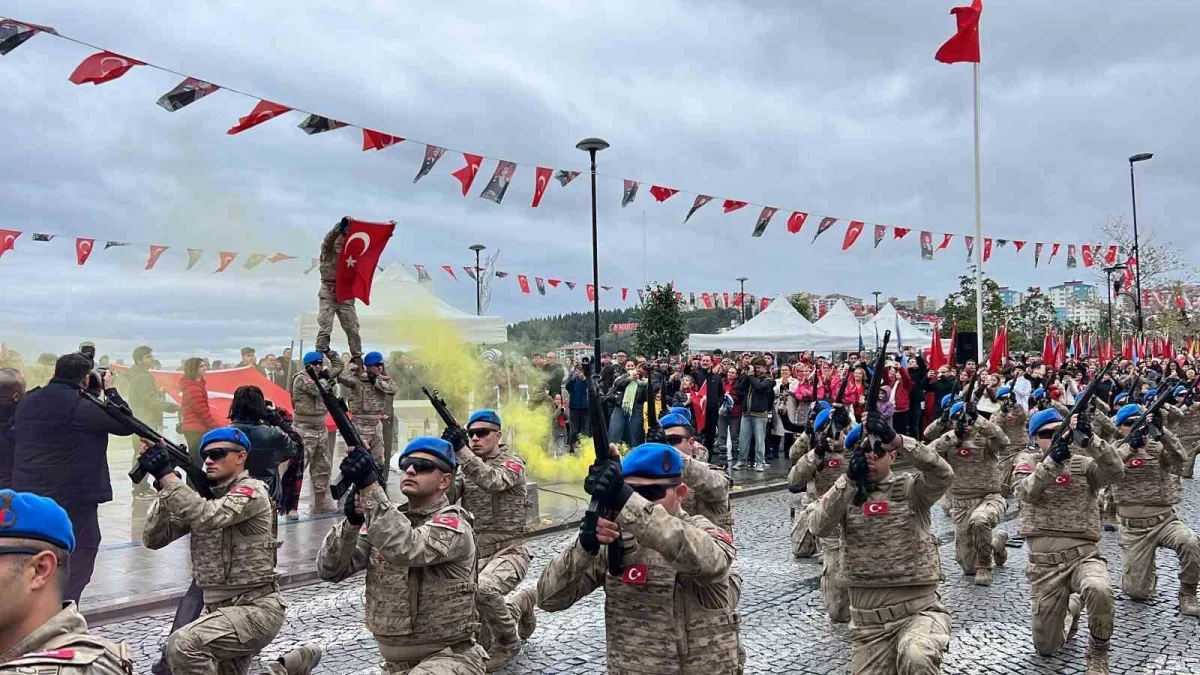 Çanakkale'de Cumhuriyet Bayramı törenle kutlandı