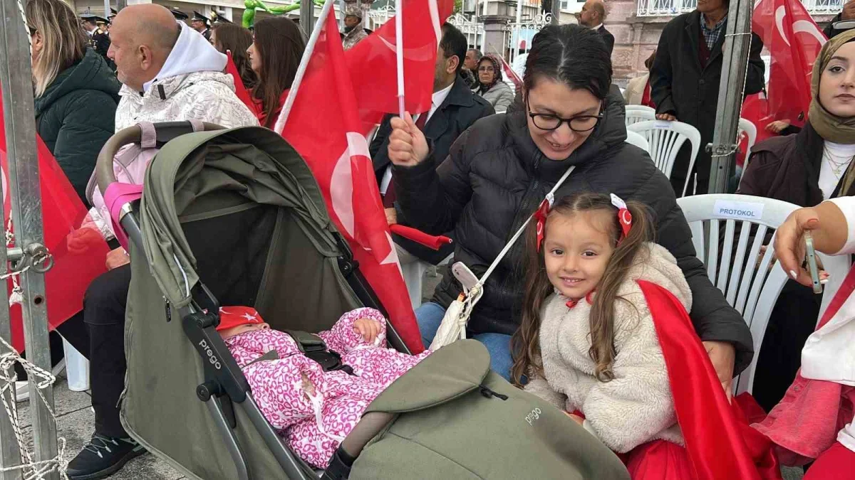Çanakkale'de Cumhuriyet Bayramı törenle kutlandı