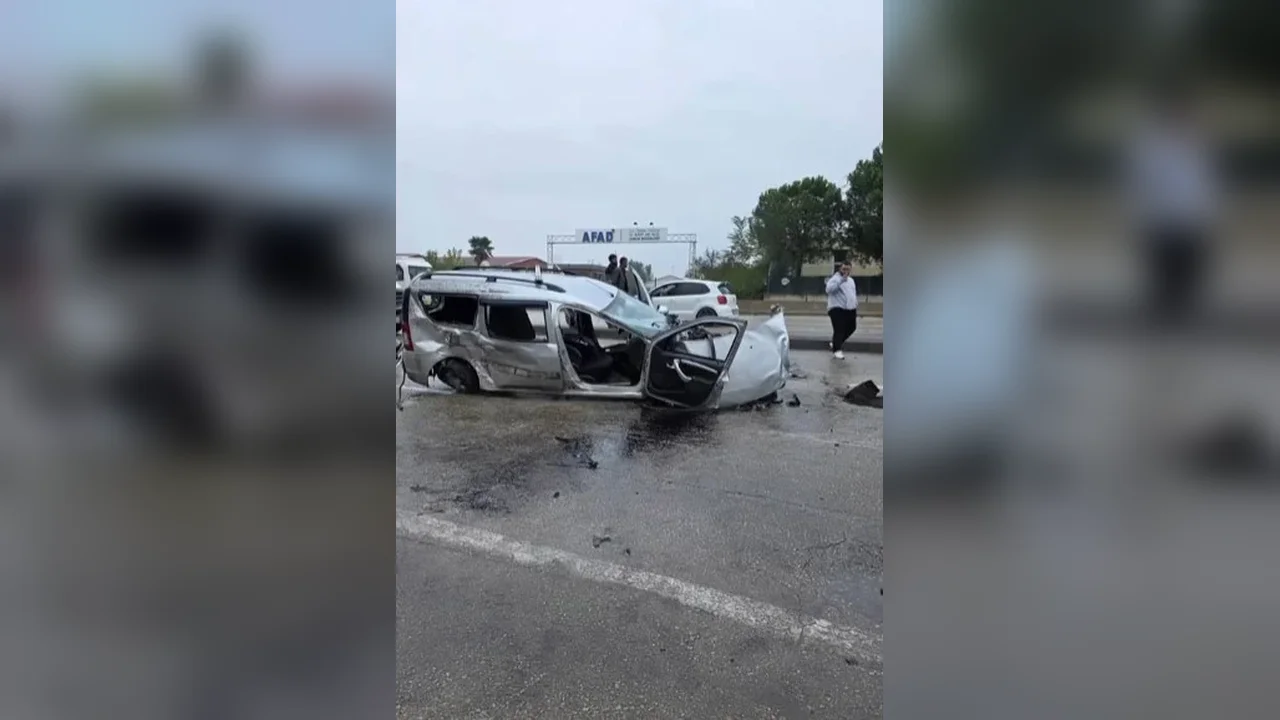 Bursa'da 5 araçlı zincirleme kazada 5 kişi yaralandı