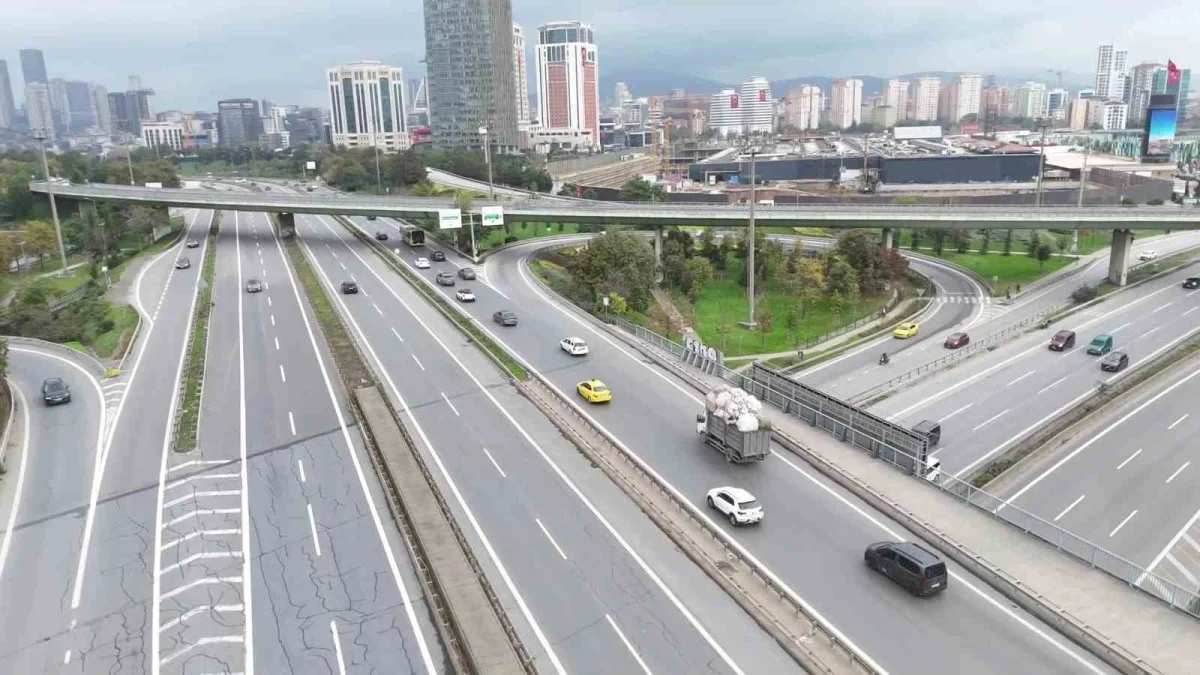İstanbul'da Cumhuriyet Bayramı tatilinde yollar boş kaldı