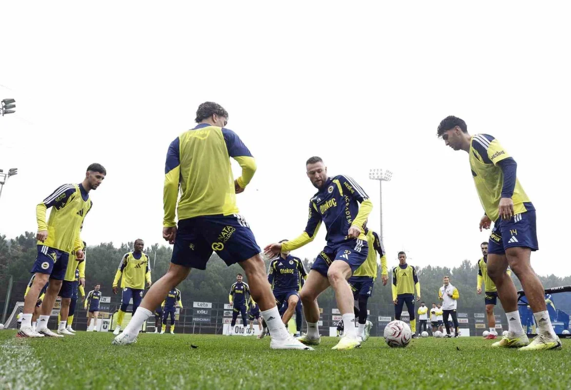 Fenerbahçe, Göztepe maçı hazırlıklarını sürdürdü