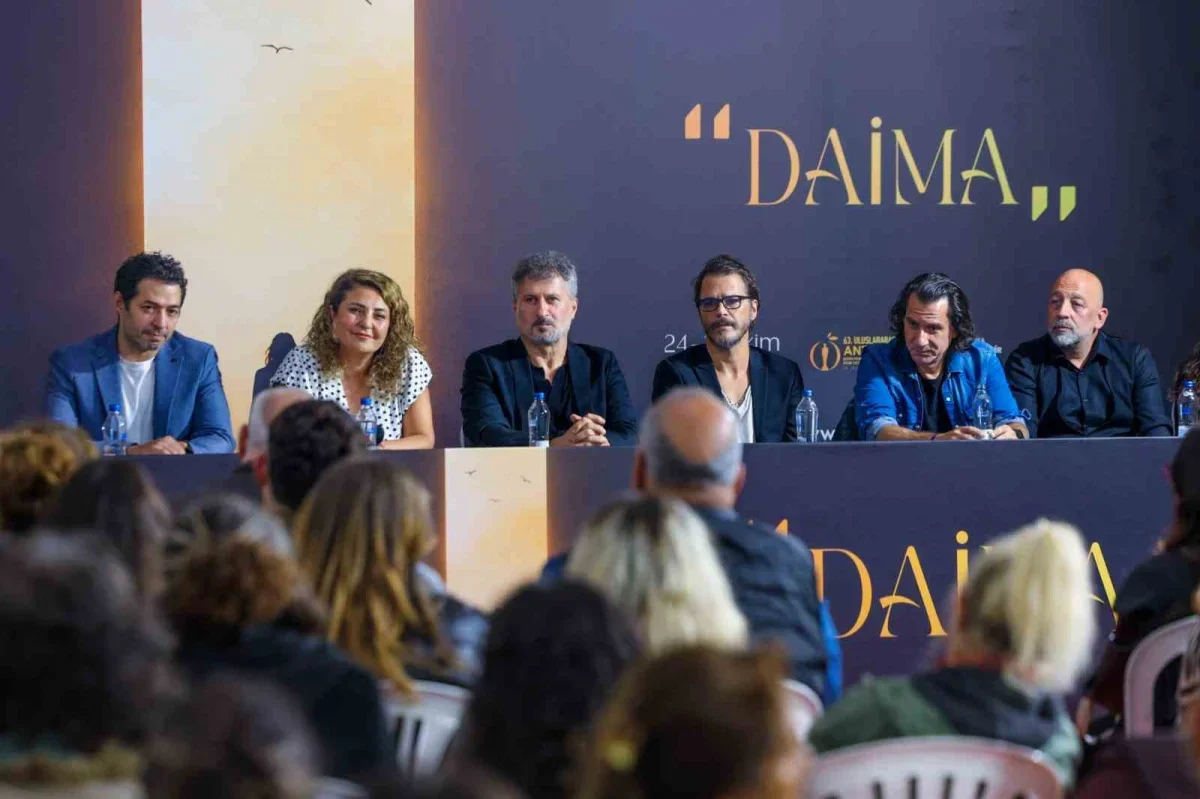 Altın Portakal'da yarışma filmleri seyirciyle buluştu