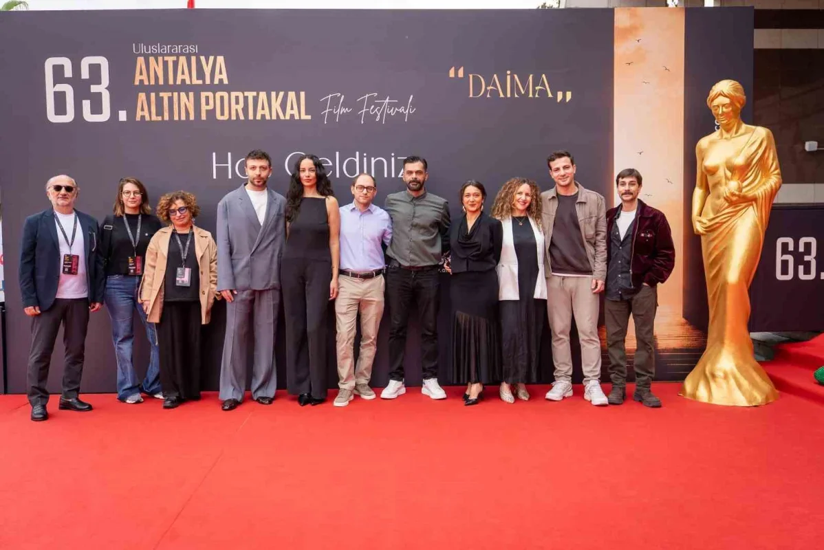 Altın Portakal'da yarışma filmleri seyirciyle buluştu