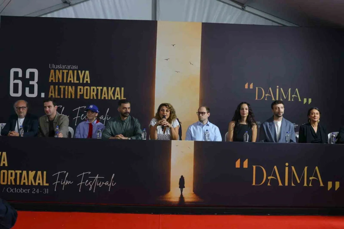 Altın Portakal'da yarışma filmleri seyirciyle buluştu