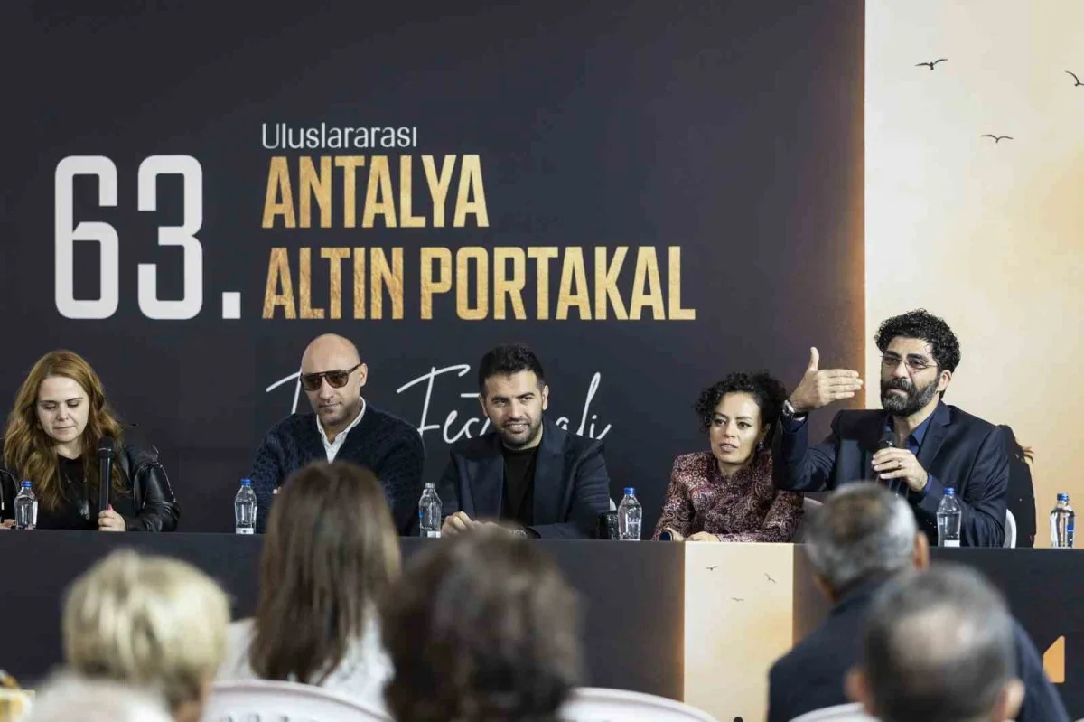 Altın Portakal'da yarışma filmleri seyirciyle buluştu