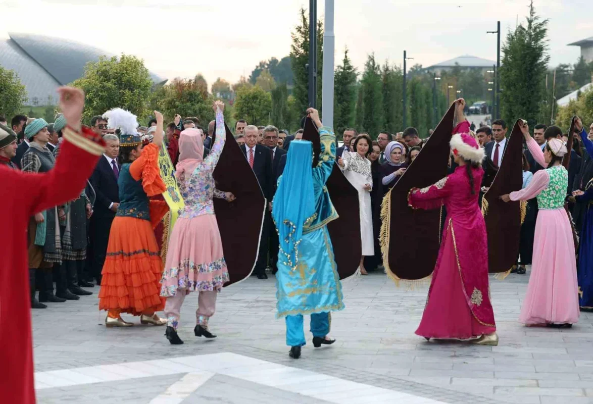 Erdoğan ve Türk dünyası liderleri fidan dikti