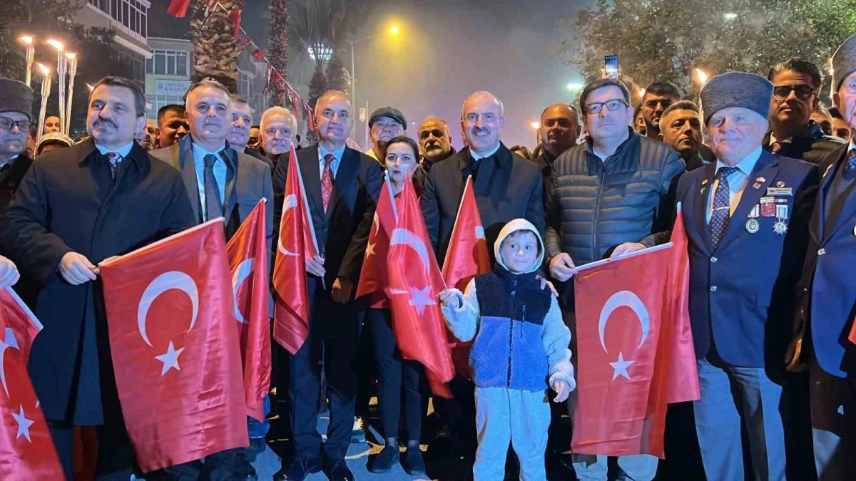 Çanakkale'de Cumhuriyet Bayramı fener alayıyla kutlandı