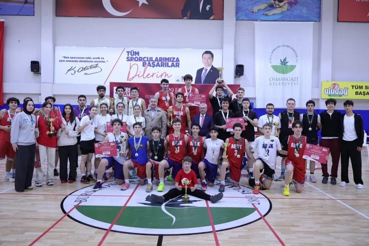 Osmangazi'de 40 takım Cumhuriyet için yarıştı