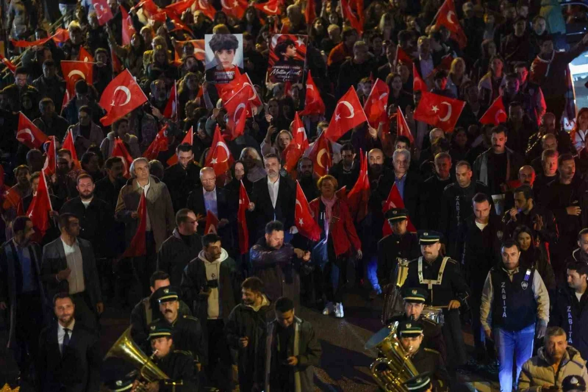 Bursa'da Cumhuriyet yürüyüşü ve Berkay konseri