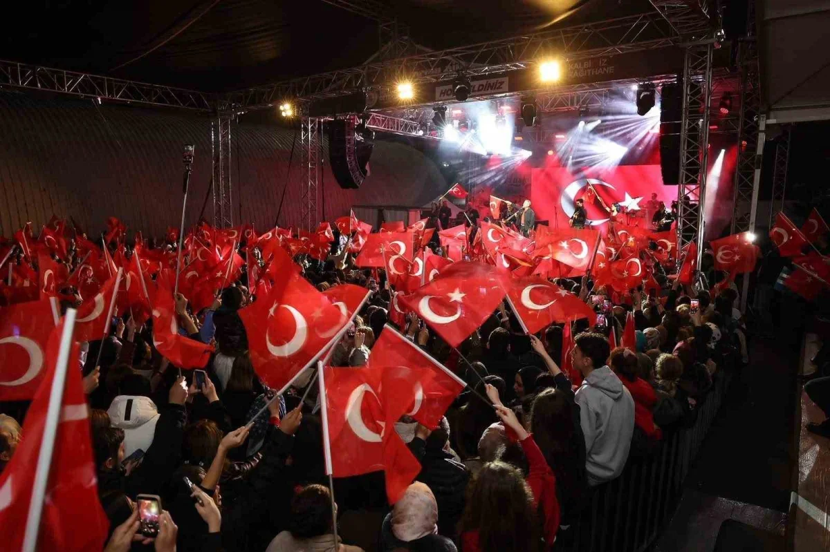 Kağıthane'de Cumhuriyet Bayramı Resul Dindar'la kutlandı