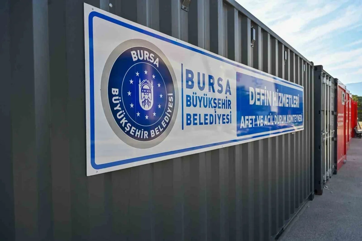 Bursa'da afetlere hazırlık için konteynerler hazır