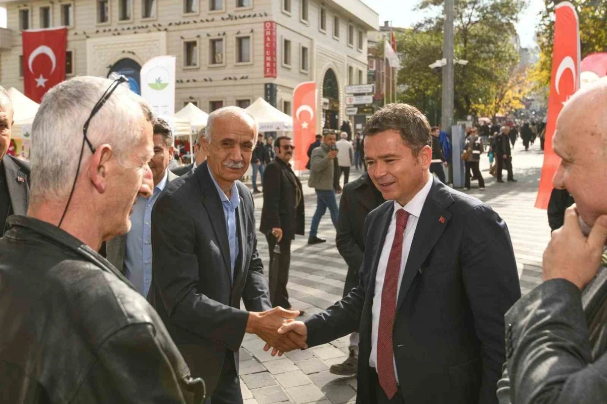 Osmangazi'de kadın emeği Cumhuriyet Sokağı'nda buluştu