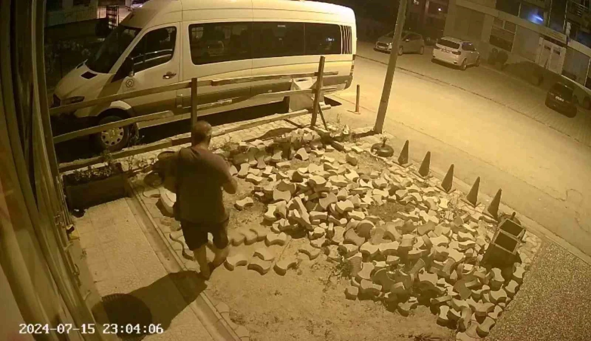 Bursa'da güzellik salonu önünde karavanlı engel iddiası