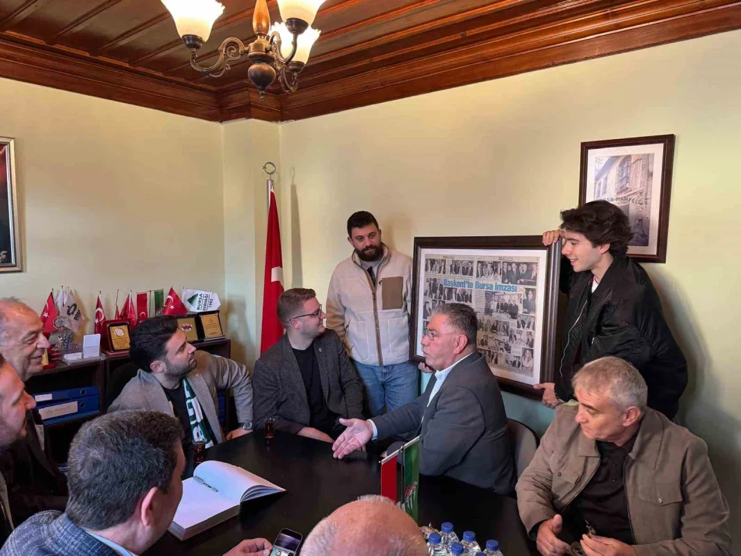 Bursaspor yönetimi Ankara-Bursa Derneğiyle buluştu