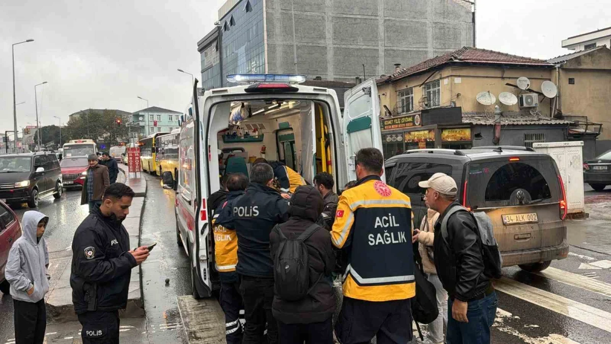 Sultangazi'de yaya geçidinde kadına otomobil çarptı