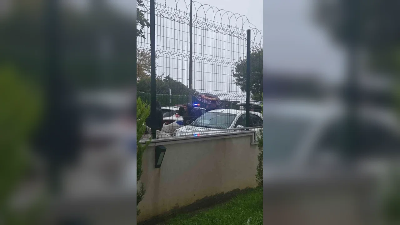 Avcılar'da okul önündeki tartışmada veli vuruldu