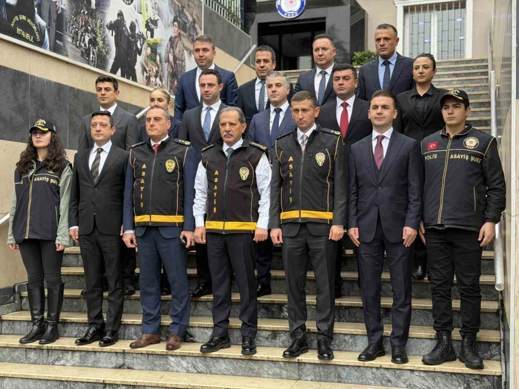 Change operasyonundaki klasik otomobiller sergilendi
