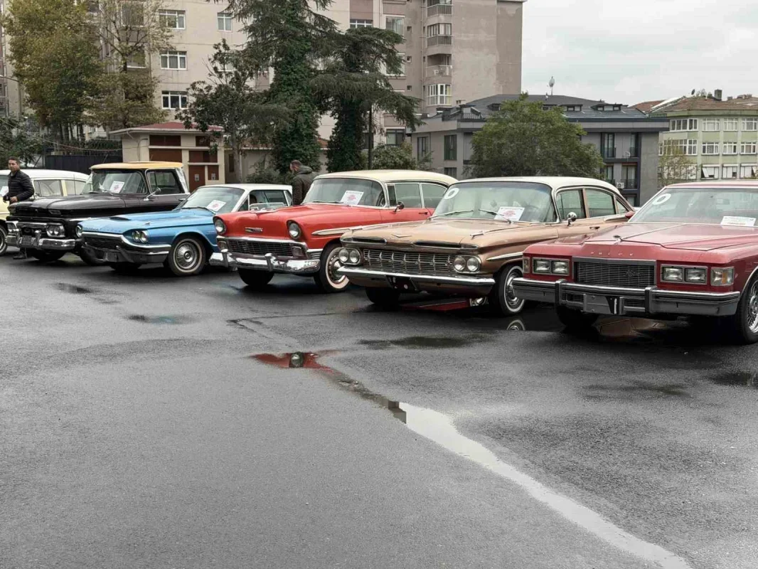Change operasyonundaki klasik otomobiller sergilendi