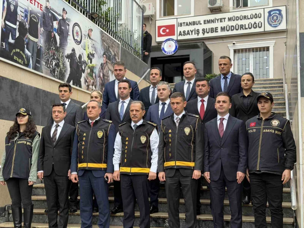Change operasyonundaki klasik otomobiller sergilendi