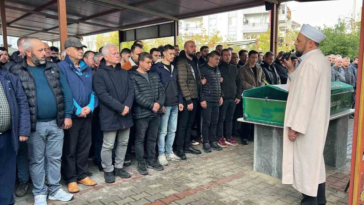 Çanakkale'de kazada ölen Efe Serin toprağa verildi