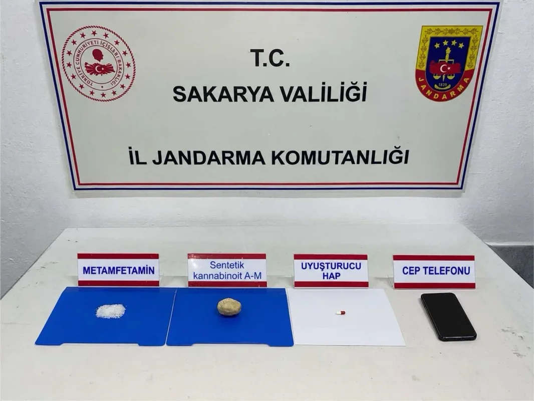 Sakarya'da uyuşturucu şüphelisi kovalamacayla yakalandı