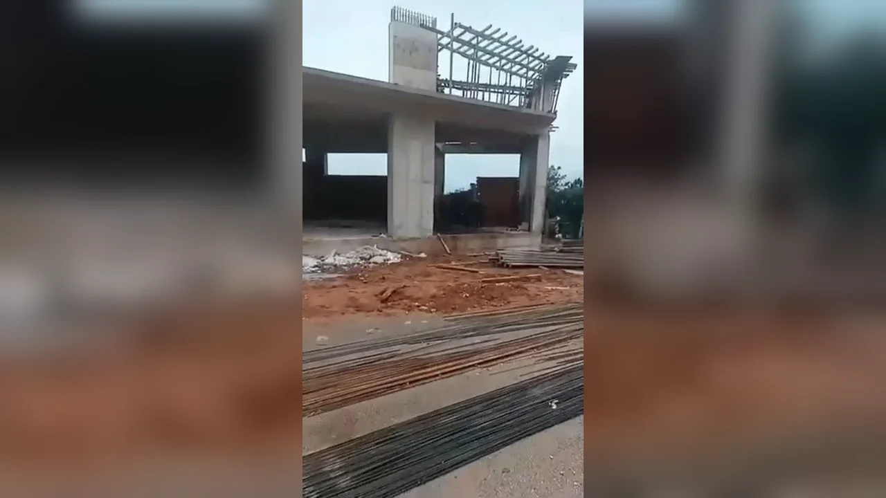 Bursa Kestel'de inşaatın ikinci katından işçi düştü