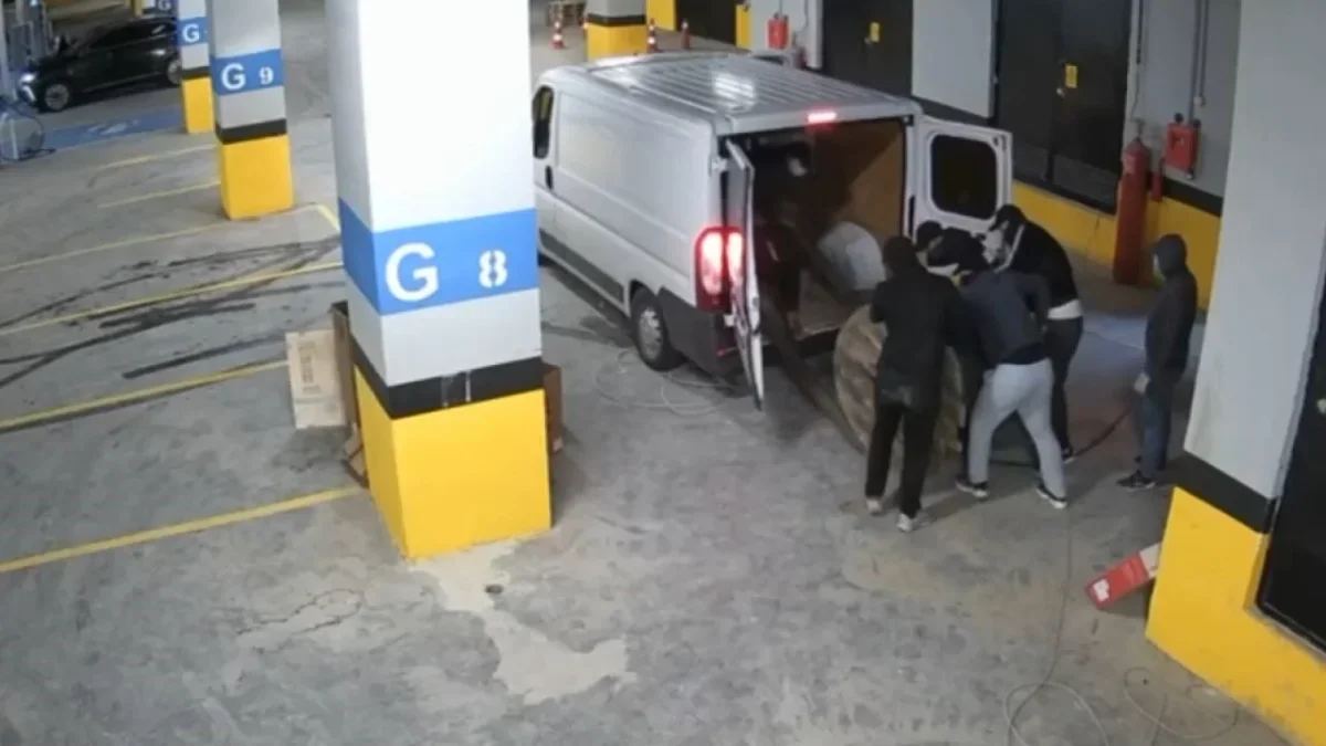 Bakırköy'deki kablo hırsızlığına operasyon düzenlendi