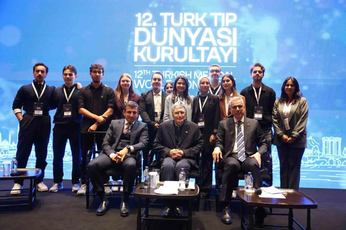 Memişoğlu gençlere robotik cerrahi hedefini anlattı