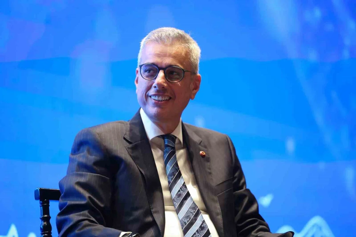 Memişoğlu gençlere robotik cerrahi hedefini anlattı