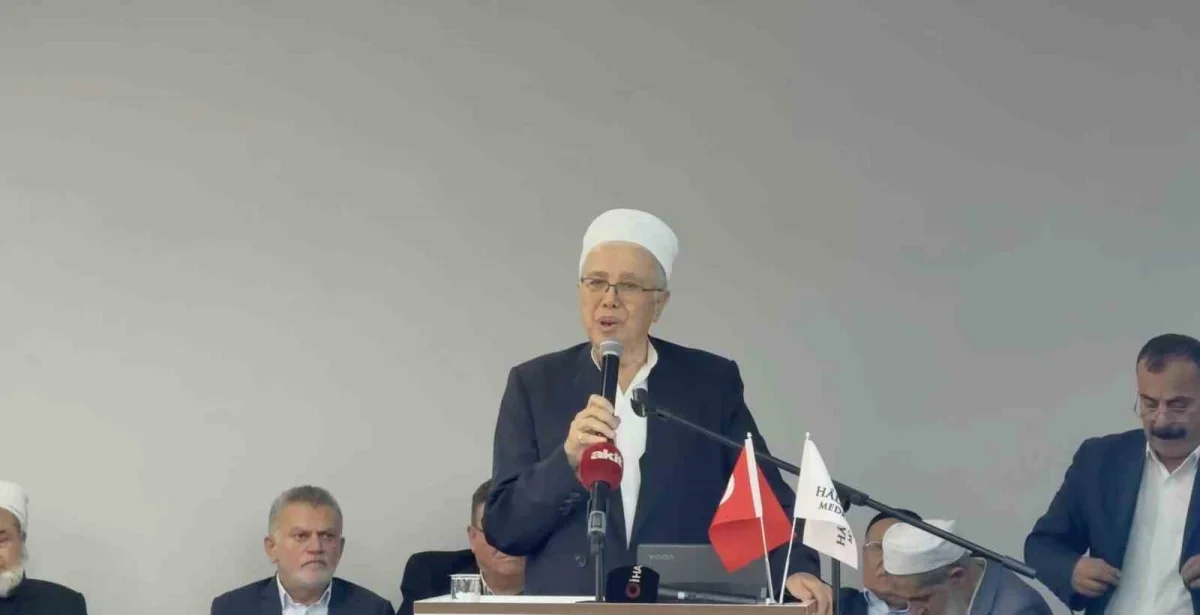 Arnavutköy'de 49 hafız Halidiye Medresesi'nde icazet aldı